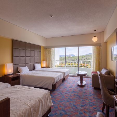 Okinawa Kariyushi Beach Resort Ocean Spa Онна Экстерьер фото