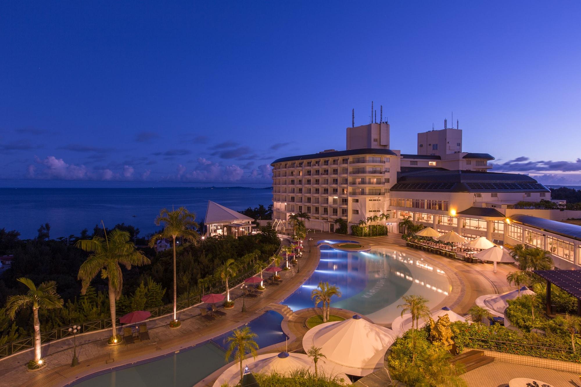 Okinawa Kariyushi Beach Resort Ocean Spa Онна Экстерьер фото