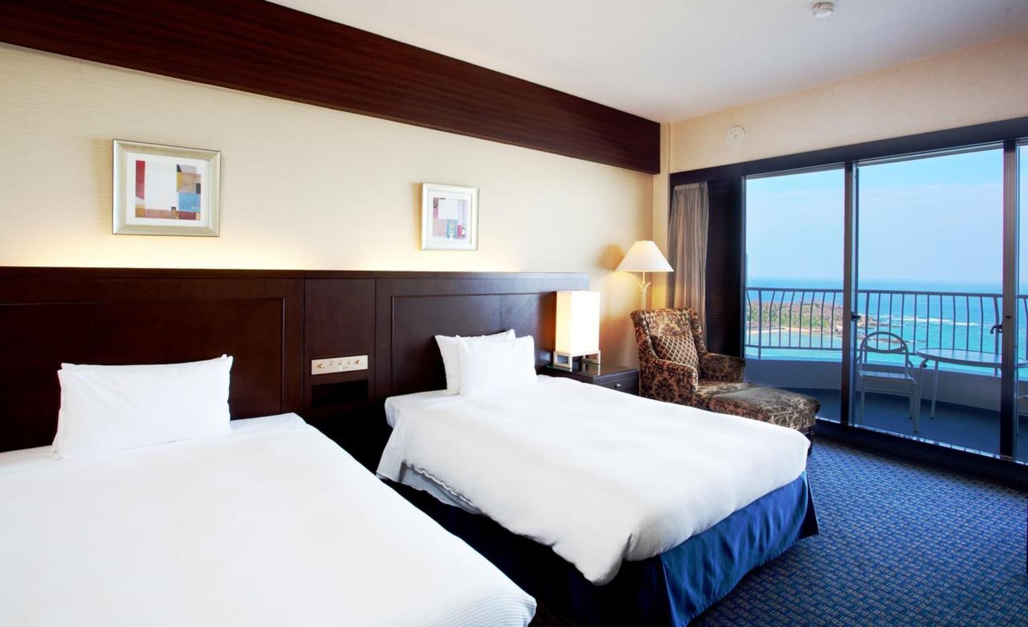 Okinawa Kariyushi Beach Resort Ocean Spa Онна Экстерьер фото