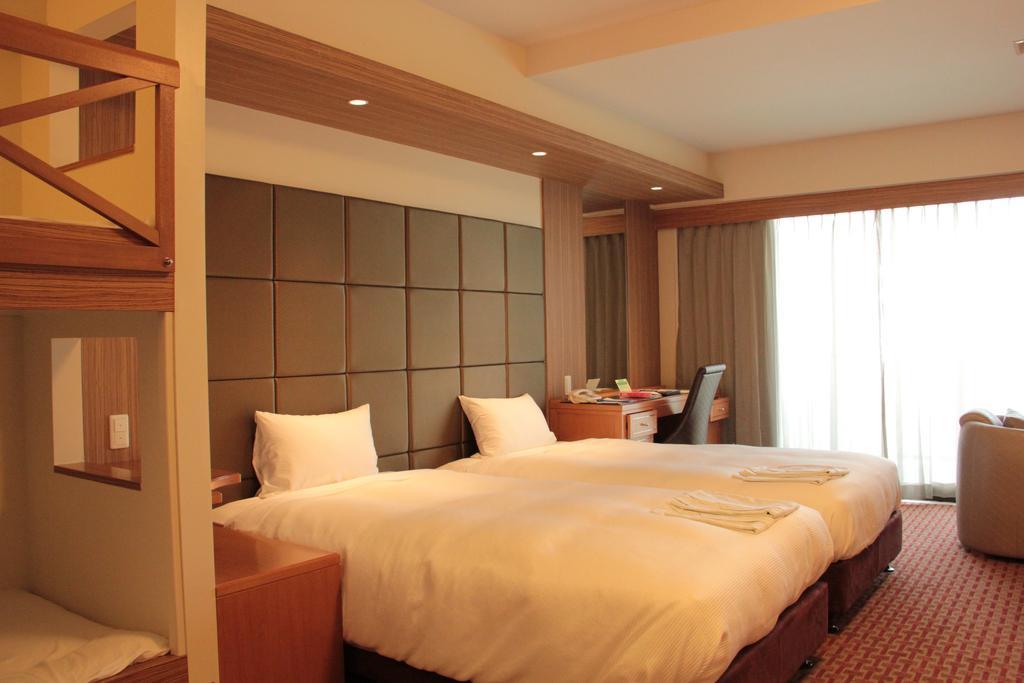 Okinawa Kariyushi Beach Resort Ocean Spa Онна Экстерьер фото