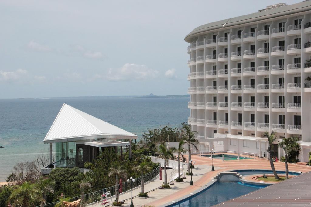 Okinawa Kariyushi Beach Resort Ocean Spa Онна Экстерьер фото