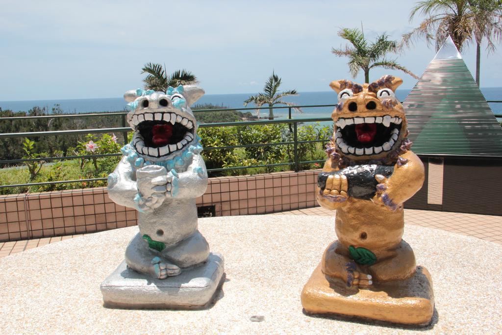 Okinawa Kariyushi Beach Resort Ocean Spa Онна Экстерьер фото